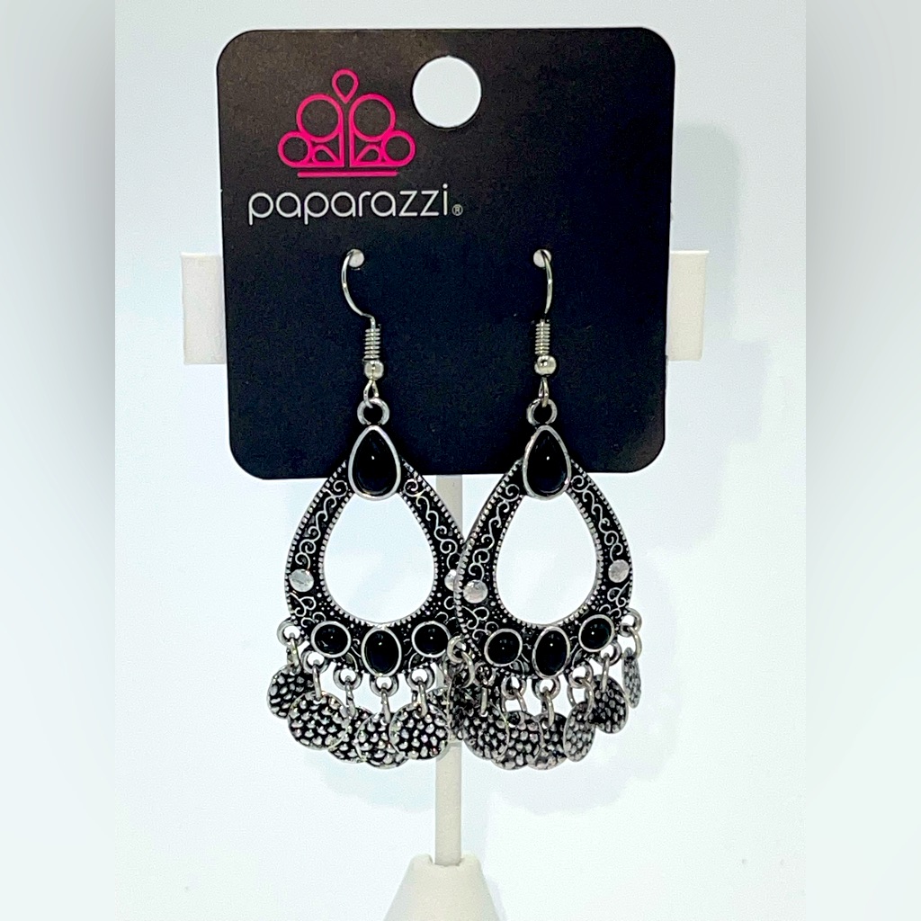 Paparazzi Island Escapade Black Earrings 7$